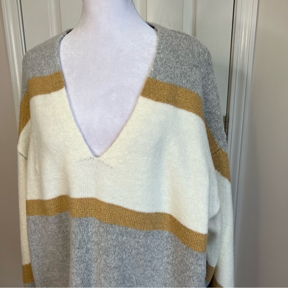 NWT. New Directions  Sweater - Picture 5 of 8